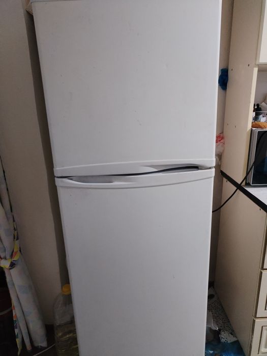 Холодильник. Мұздатқыш