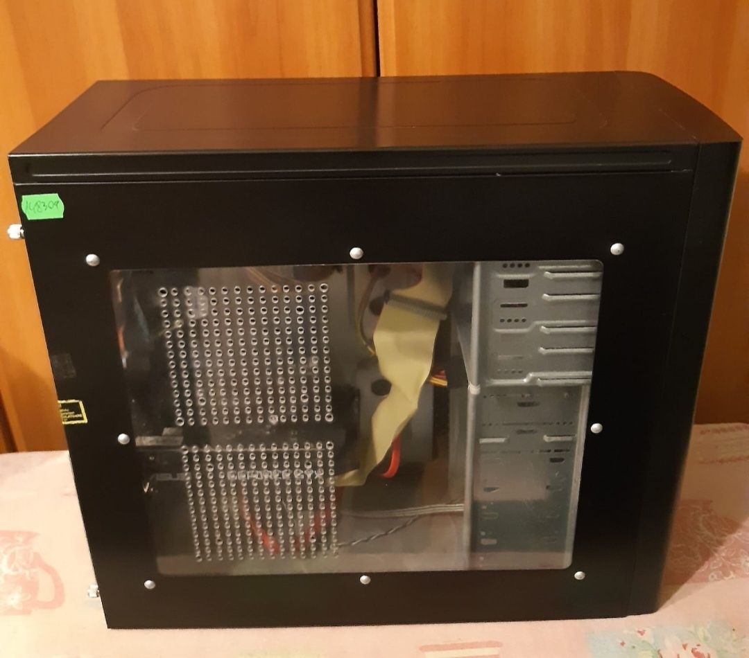 Unitate PC +monitor + sistem  audio