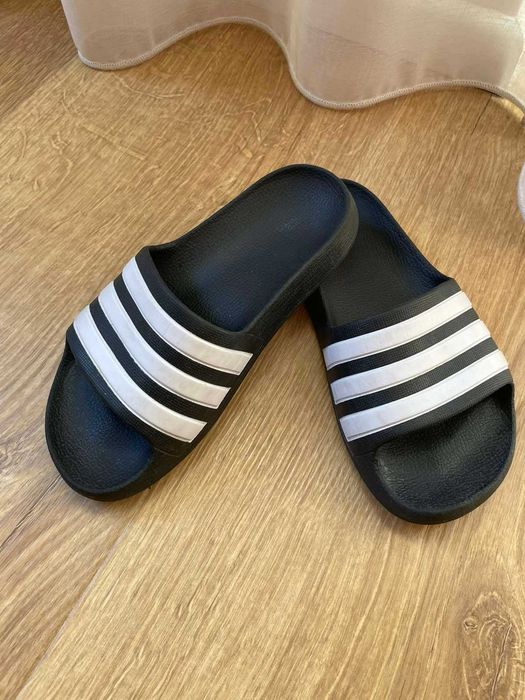 Детски чехли Adidas (32 номер)