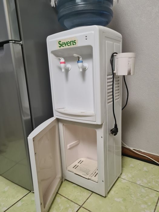 Диспансер для воды б/у