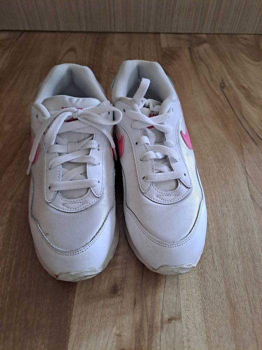 Маратонки Nike 36.5