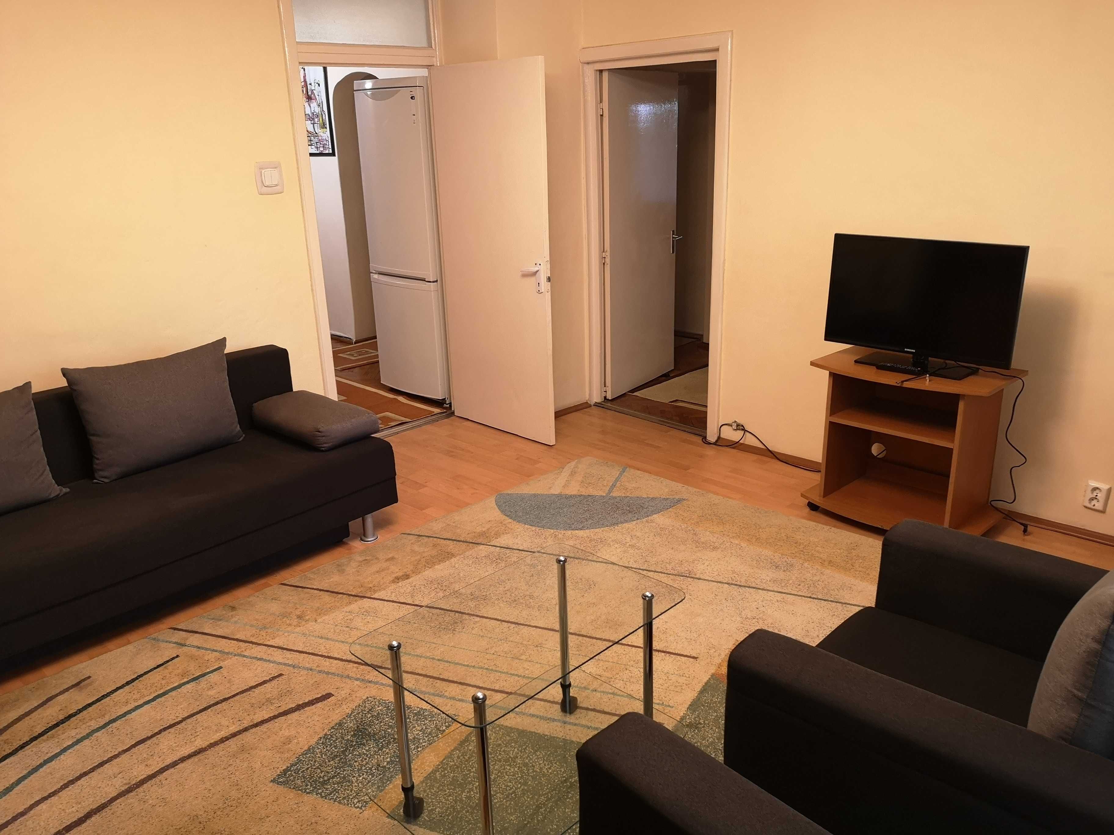 Proprietar inchiriez apartament 3 camere