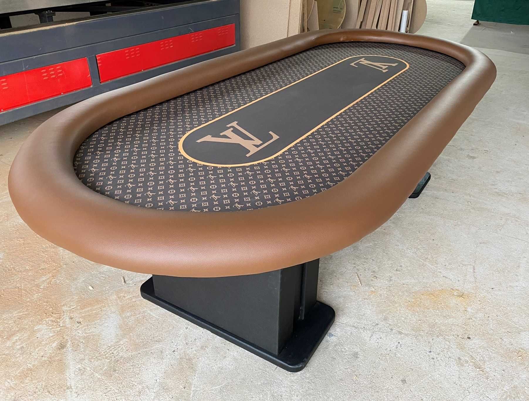 Brand Poker Table - Louis Vuitton (CT)