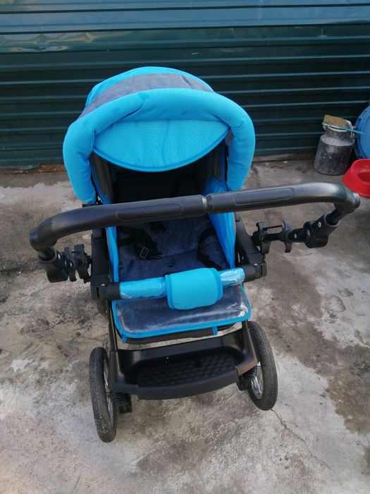 Срочно продам коляску 3в1