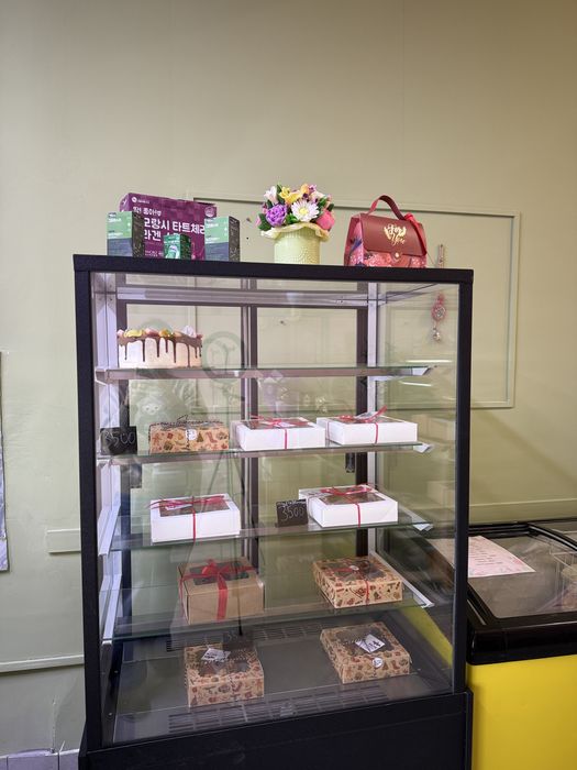 Продам готовый бизнес кондитерская и кофейня. Район в центре.