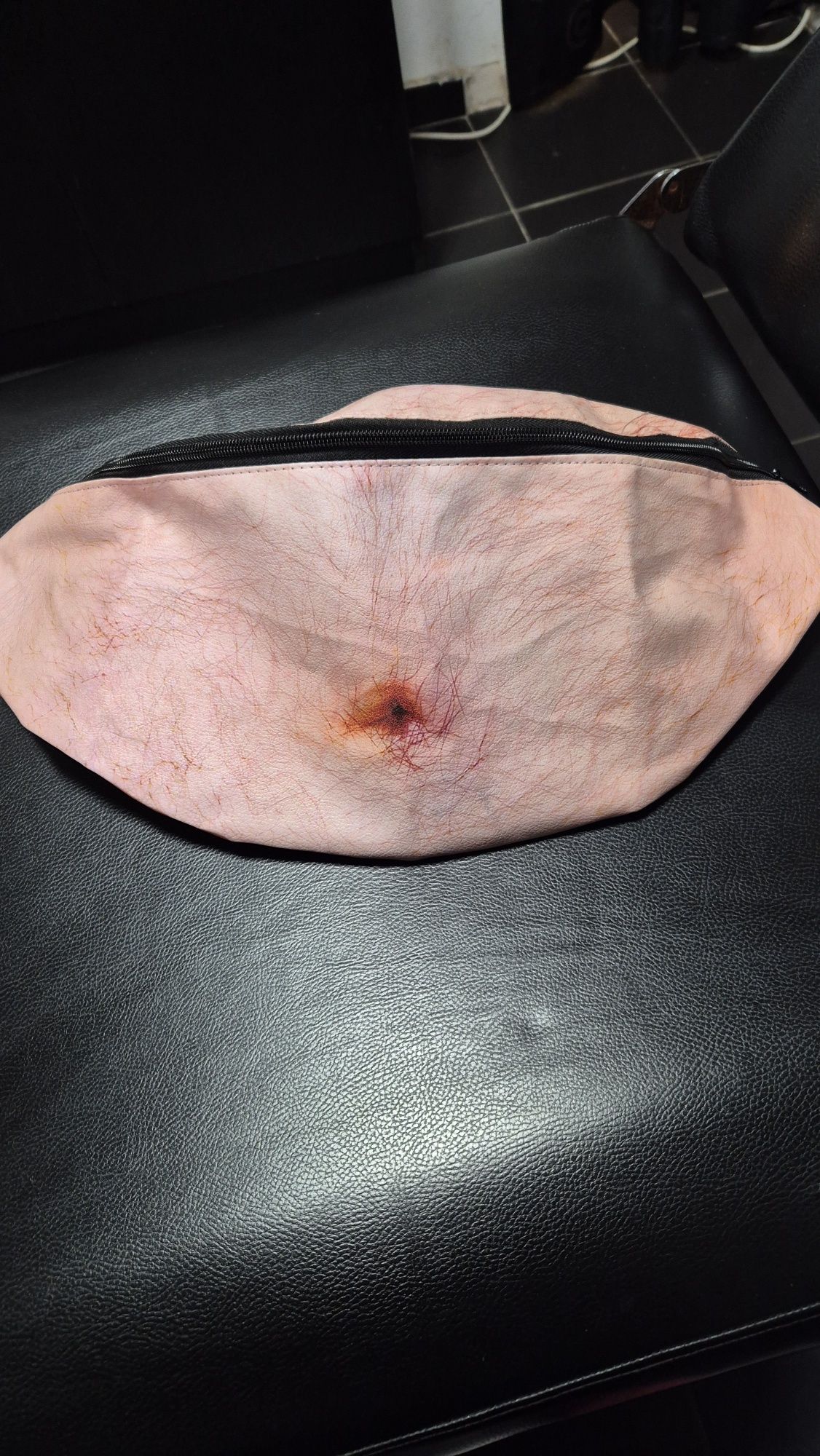 Забавна Чанта за кръста корем с пъп тумбак belly button bag fun