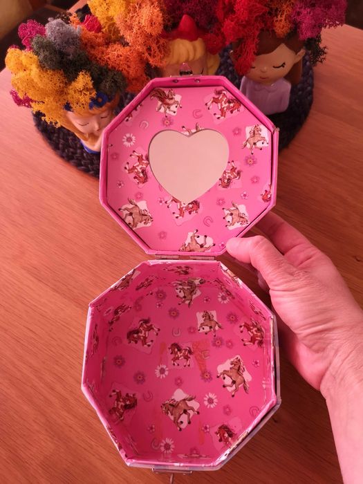 Дрешки р-р62/68,3-6 м-ца,обувчици и шапки,доставка 3.30 лв с Бълг пощи