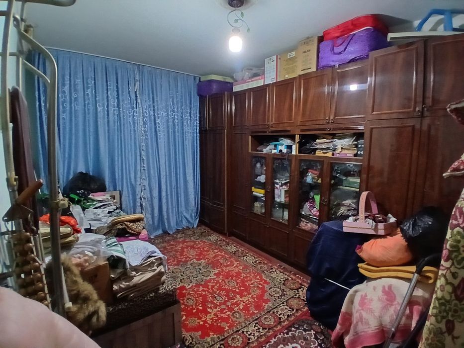 Srochna 4 xonali uy sotiladi