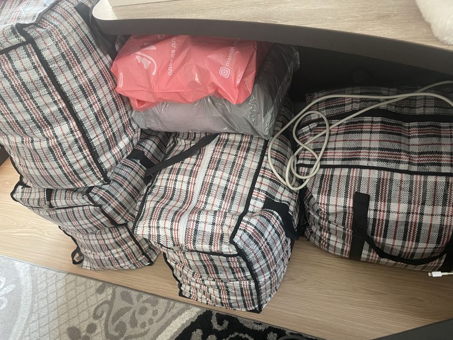 Продам вещи бу для девочек срочно сумками. Ваего 9 больших сумок.