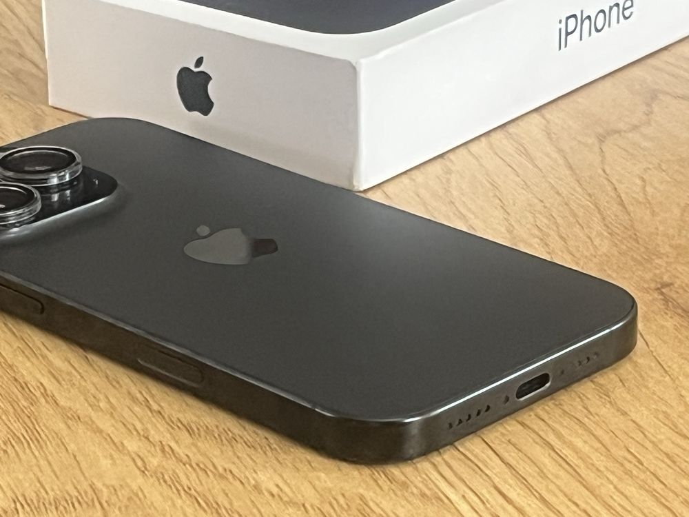 Бартер iPhone 16 pro 128gb black на 1 месец