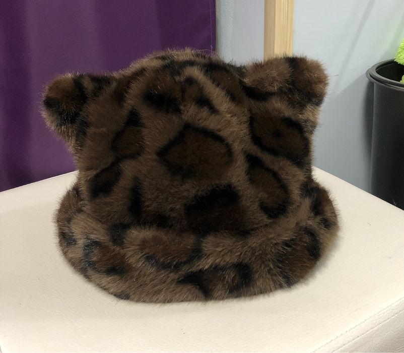 4 броя стилни шапки