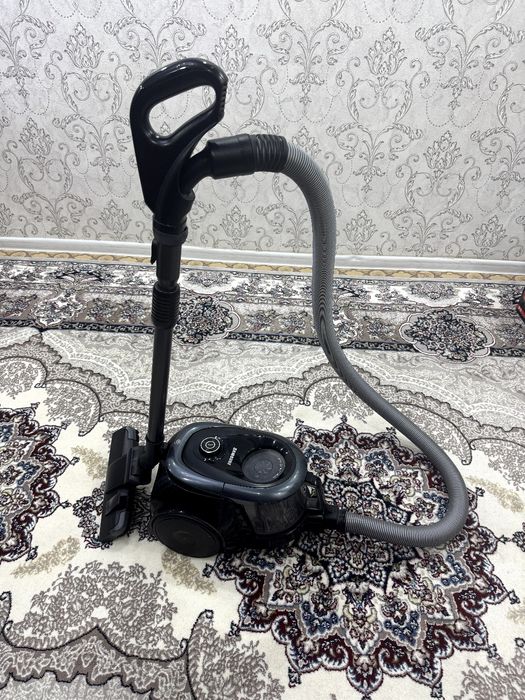 ковёр, пылесос, роутеры