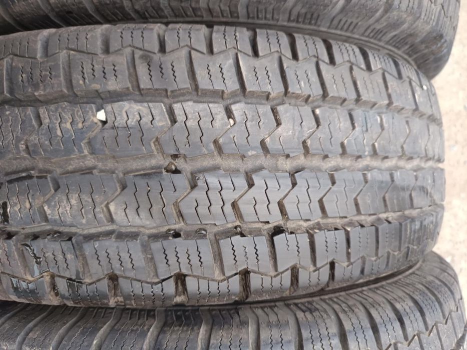 225/75/16 C . 4броя Cintinental VancoFourSeason 2.Гумите са в перфектн