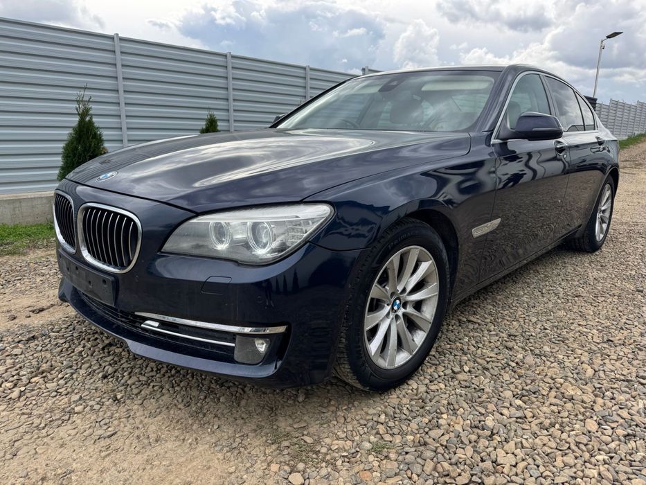 Dezmembrez BMW F01 740D Facelift 2013 313cp Euro 6
