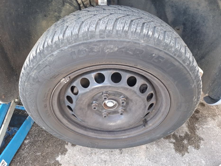 Метални джанти 5×112/15" със зимни гуми 195/65/15" + тасове