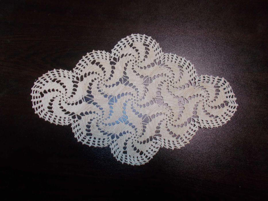 Салфетки на една кука екрю