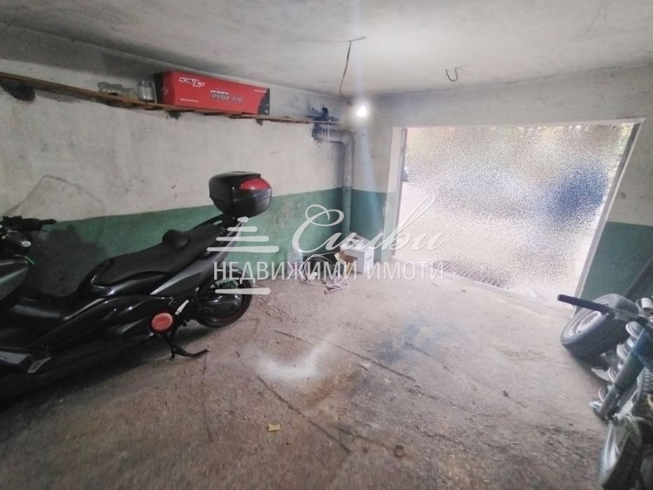 Тухлен гараж- кв. Добруджански