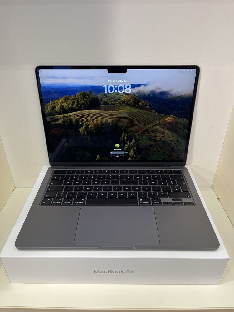 Macbook Air M2 256GB 5 цикъла Гаранция