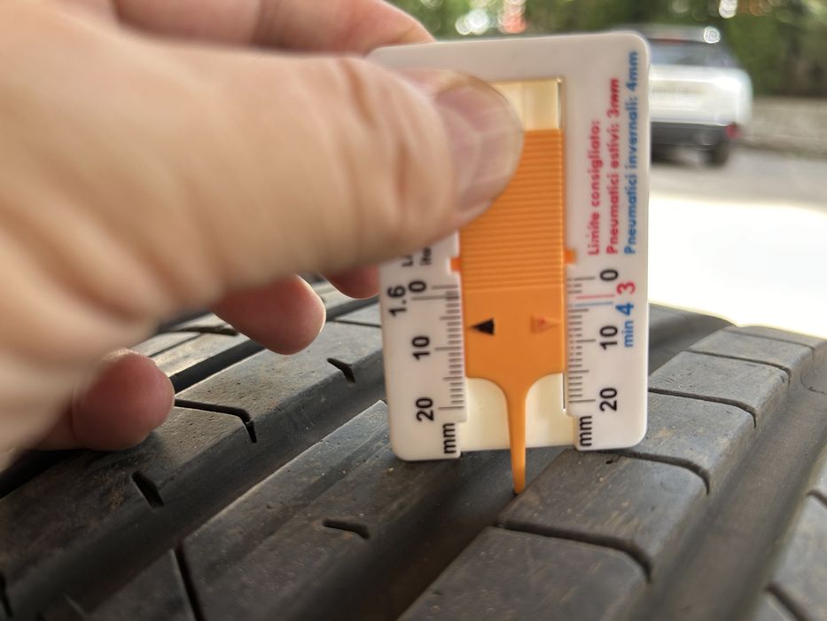 Патерица 19" за Ауди А8 4Н D4 и летни гуми PIRELLI 235/50/19,DOT 31/21