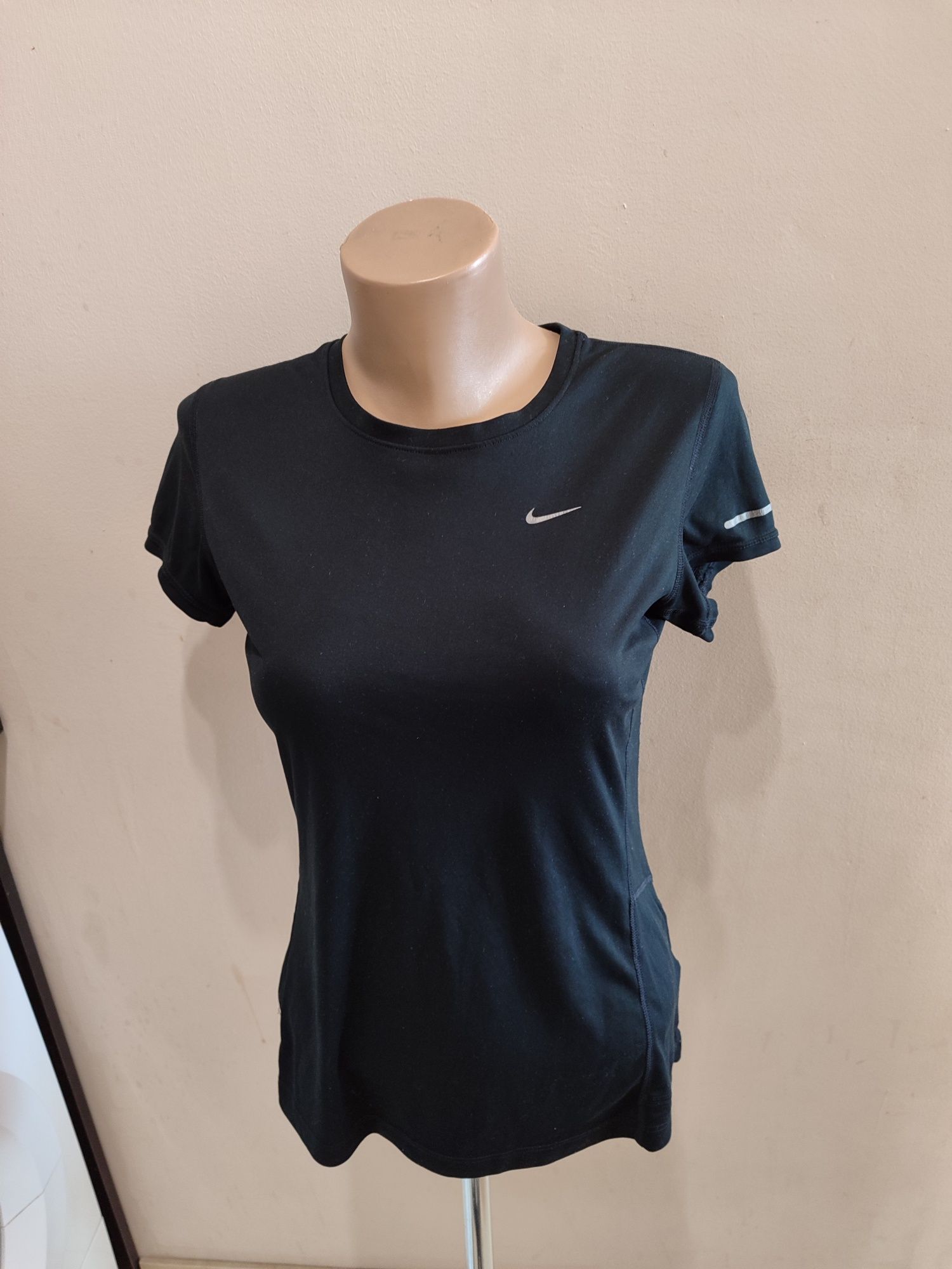 Nike Dri -Fit-S размер