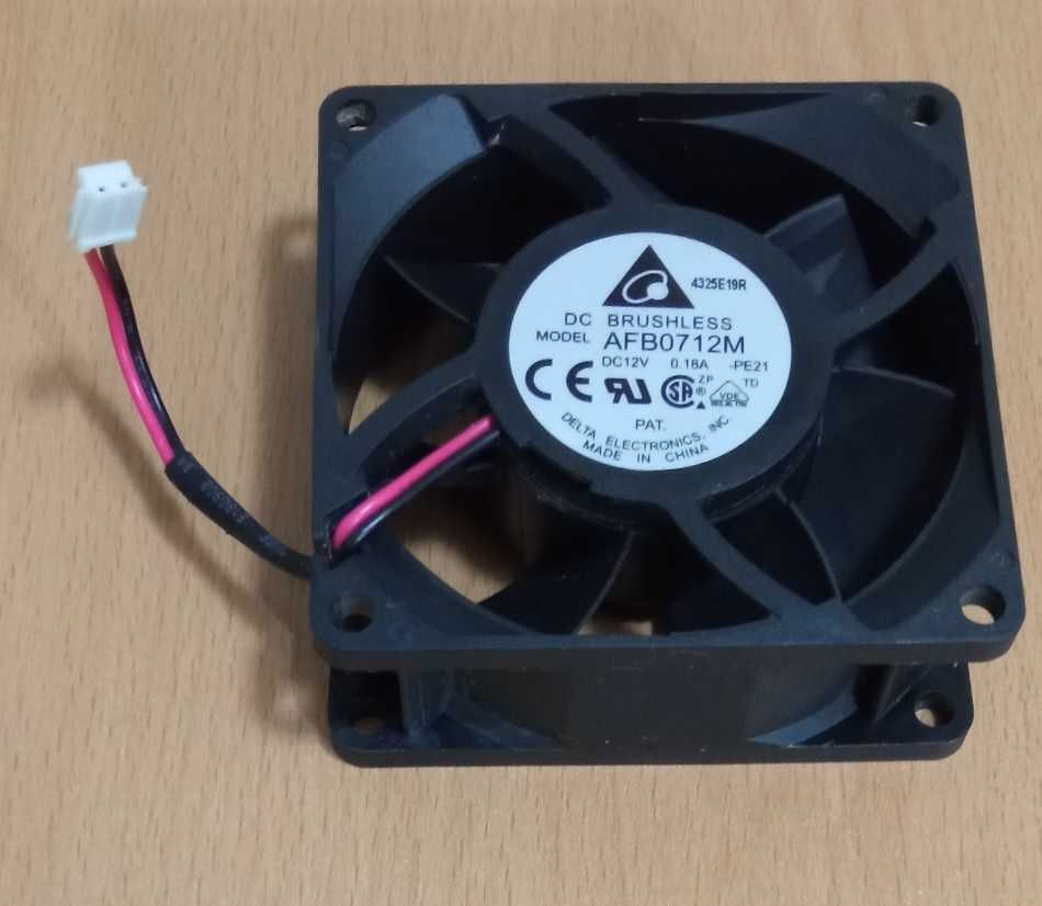 Vand Cooler PC BRUSHLESS DC12V 0,18A.Dimensiune 70mmx70mm