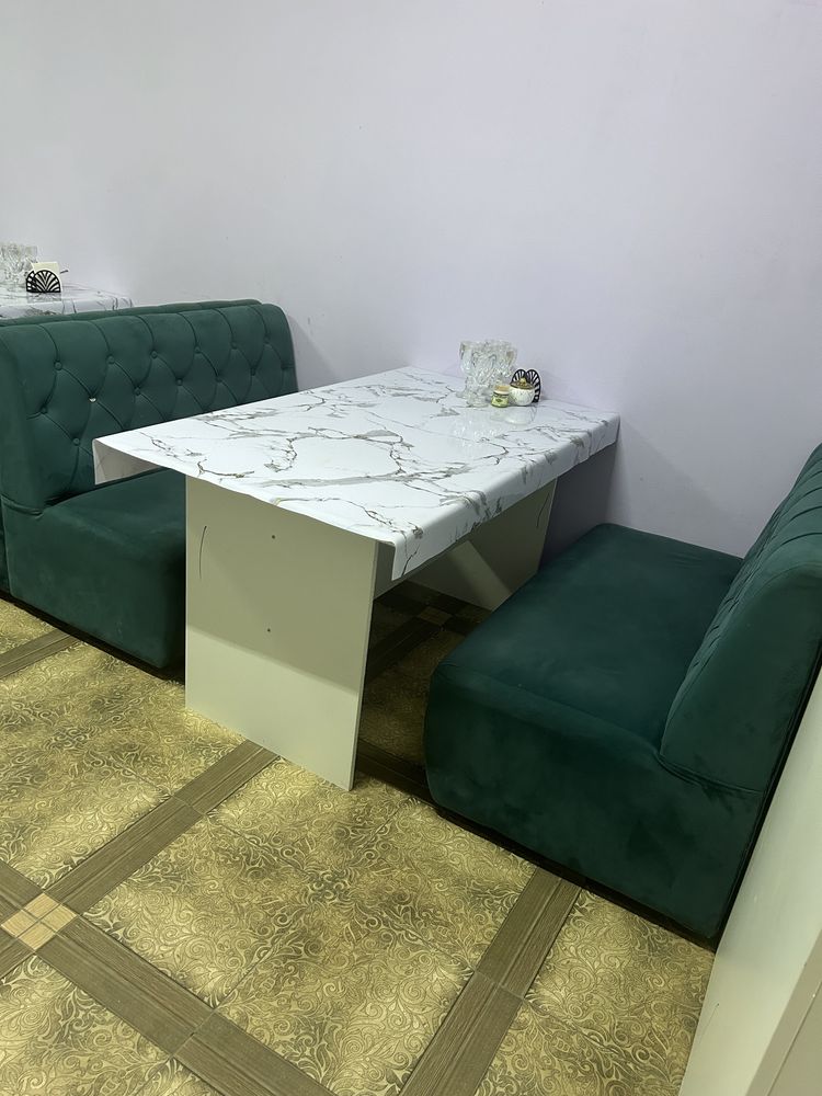 Комплект диван стол