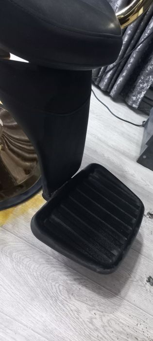 Салон кресло 250 доллар почти янги.тел килинг келишамиз.фаргонада