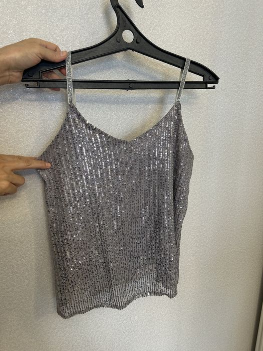 Нарядные топики женственные