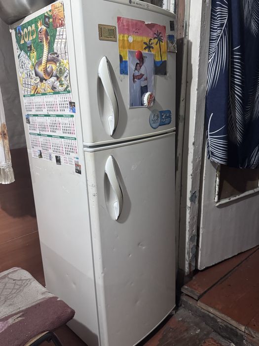 Продам холодильник
