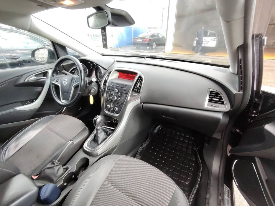 Обслужен Opel Astra 2012 1.7 cdti 125hp