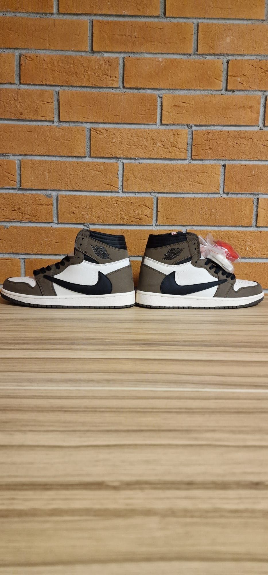 Jordan 1 retro high Travis Scott