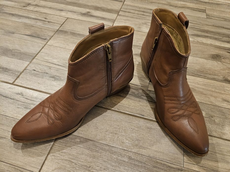 Vand botine din piele