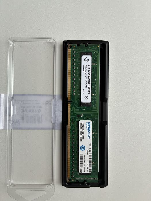Оперативная память DDR3 4GB 1333MHz. Б/у, рабочие.