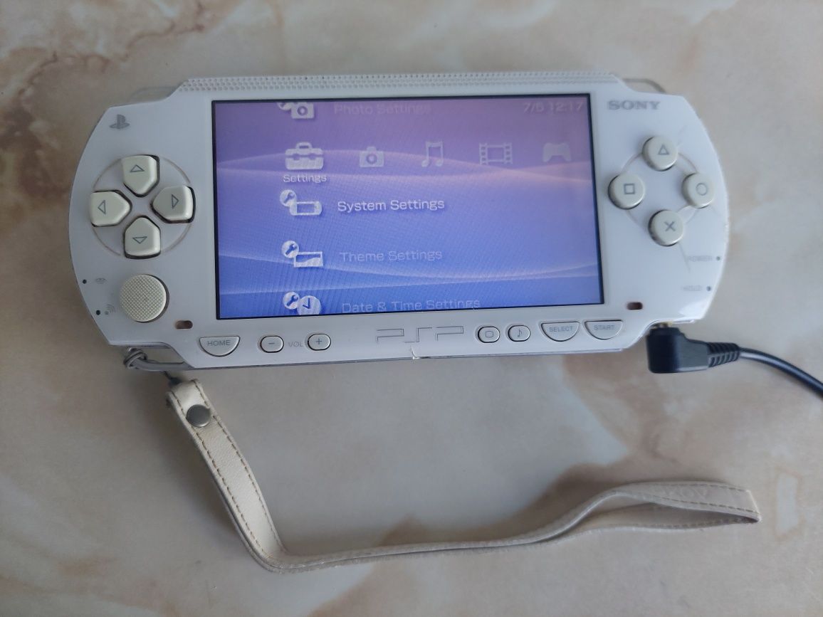 Vând Sony PSP 1004 Phat White MODAT, pentru piese/reparat //poze reale