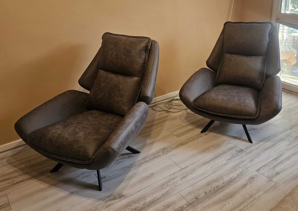 Предлагам на вашето внимание Чисто нова холова гарнитура