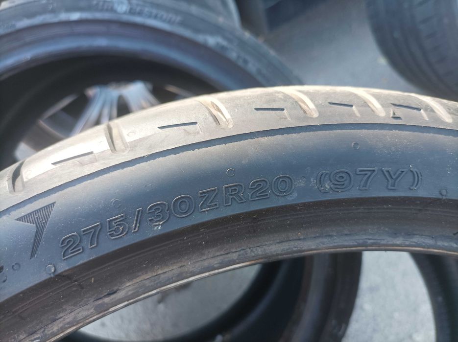Продавам гуми BRIDGESTONE летни спорт пакет 275/30RZ20 и 245/35RZ20