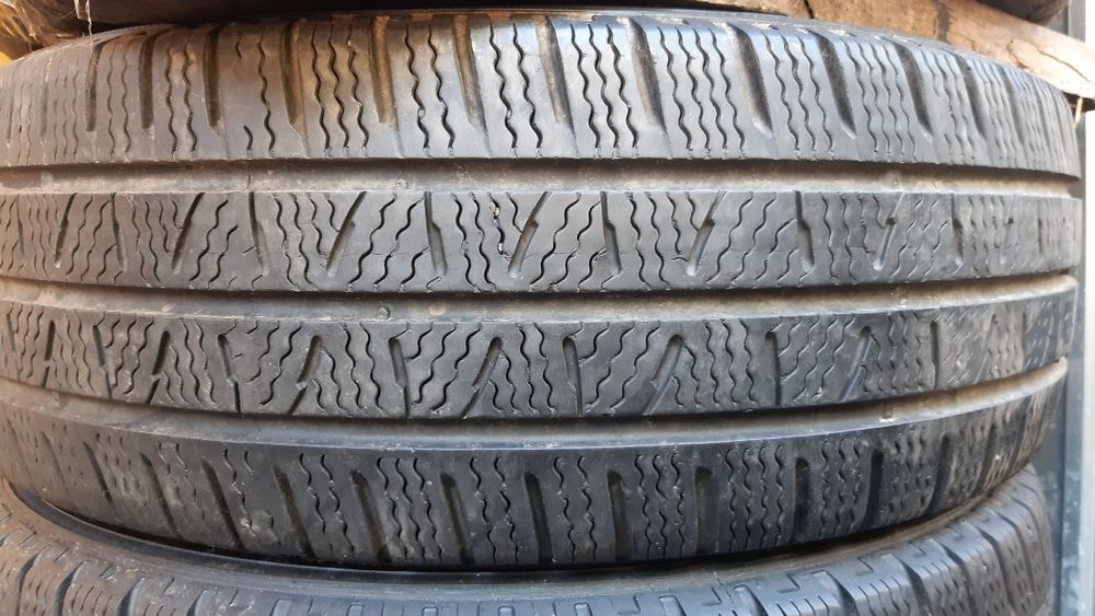 2 anvelope 225/65r16c iarnă marca Pirelli dot 2022,preț 200 lei bucata