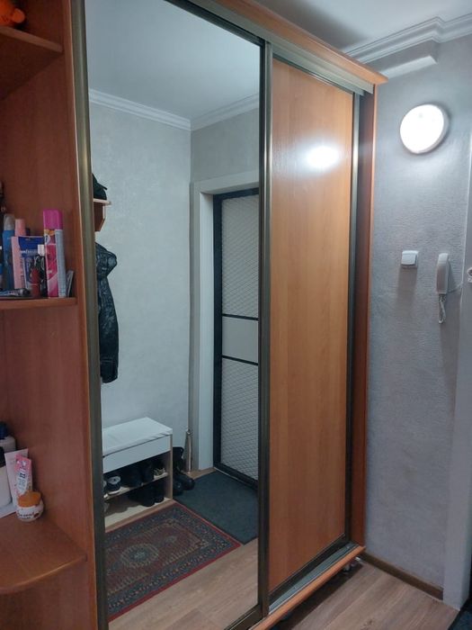 Продам Шкаф в прихожую