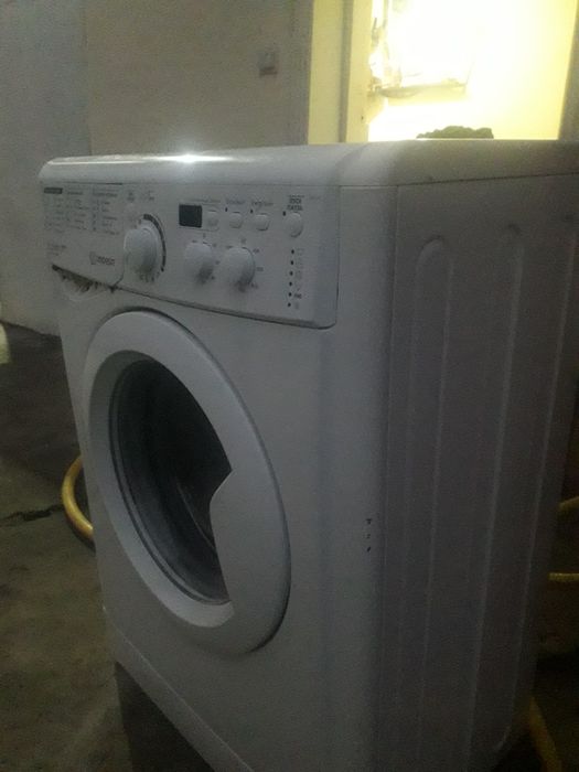 Avtomat kir moshina indesit