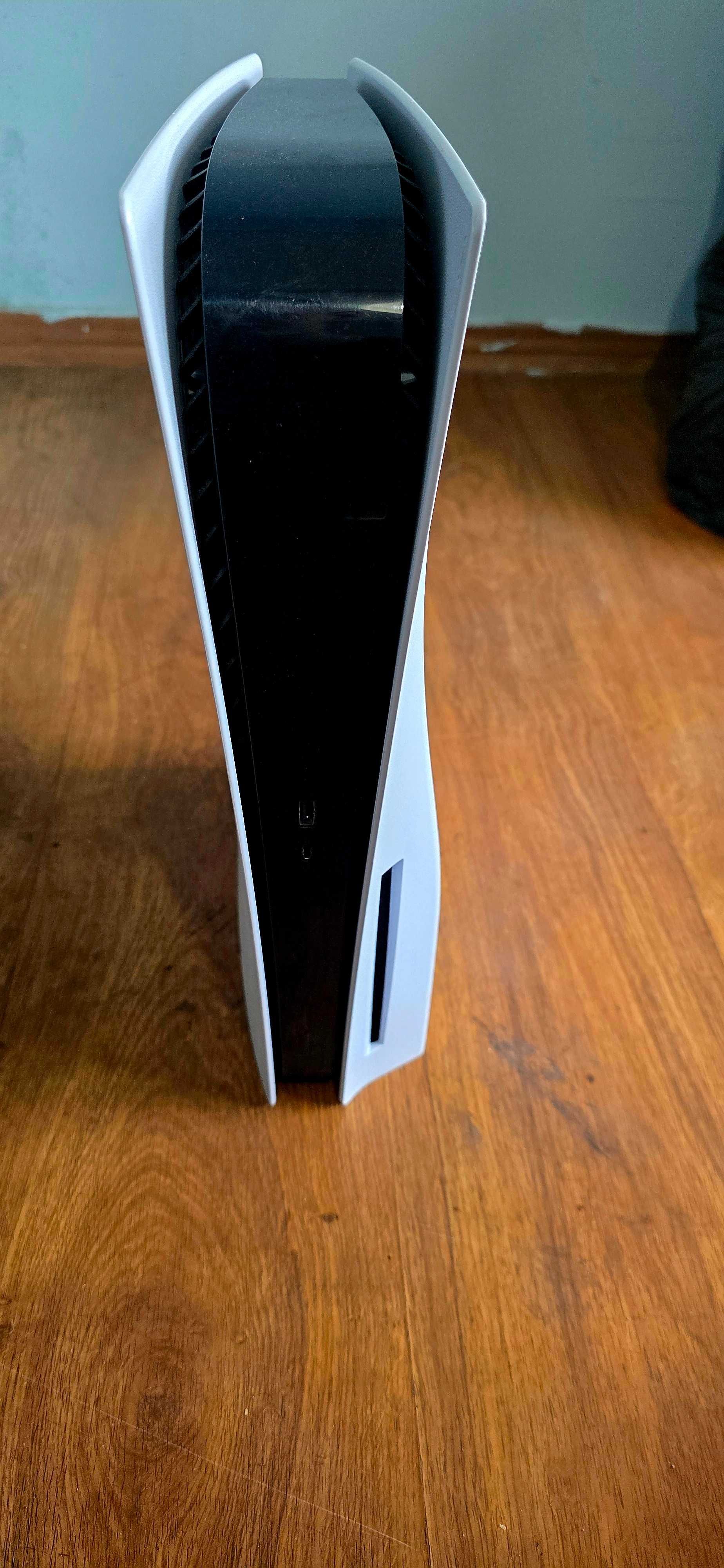 продавам PlayStation 5