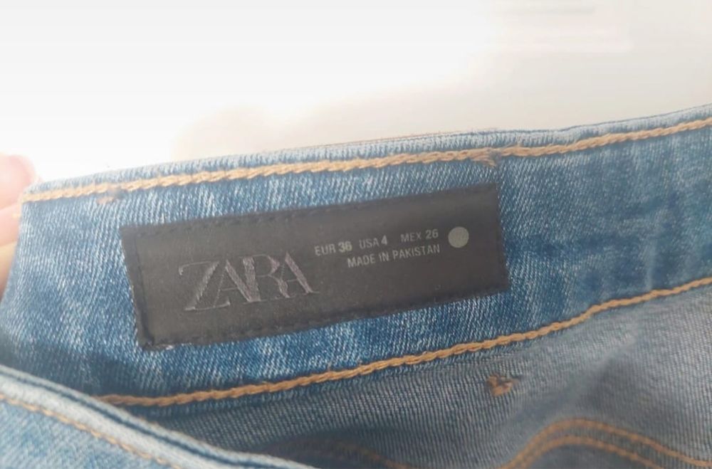 Blugi Zara evazati, marime 36