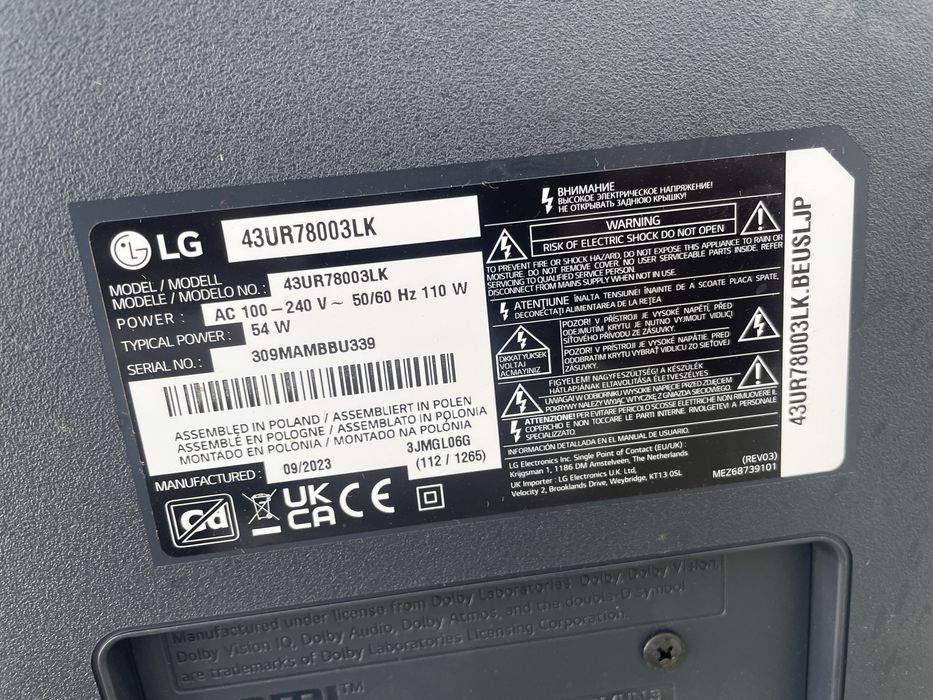 Tv LG 108 cm.  Defect  display spart  am 2 bucați la fel