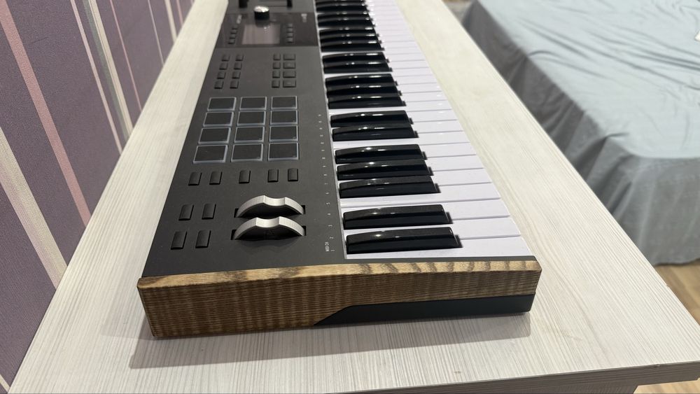 MIDI клавиатура Arturia KeyLab Mk3 61keys