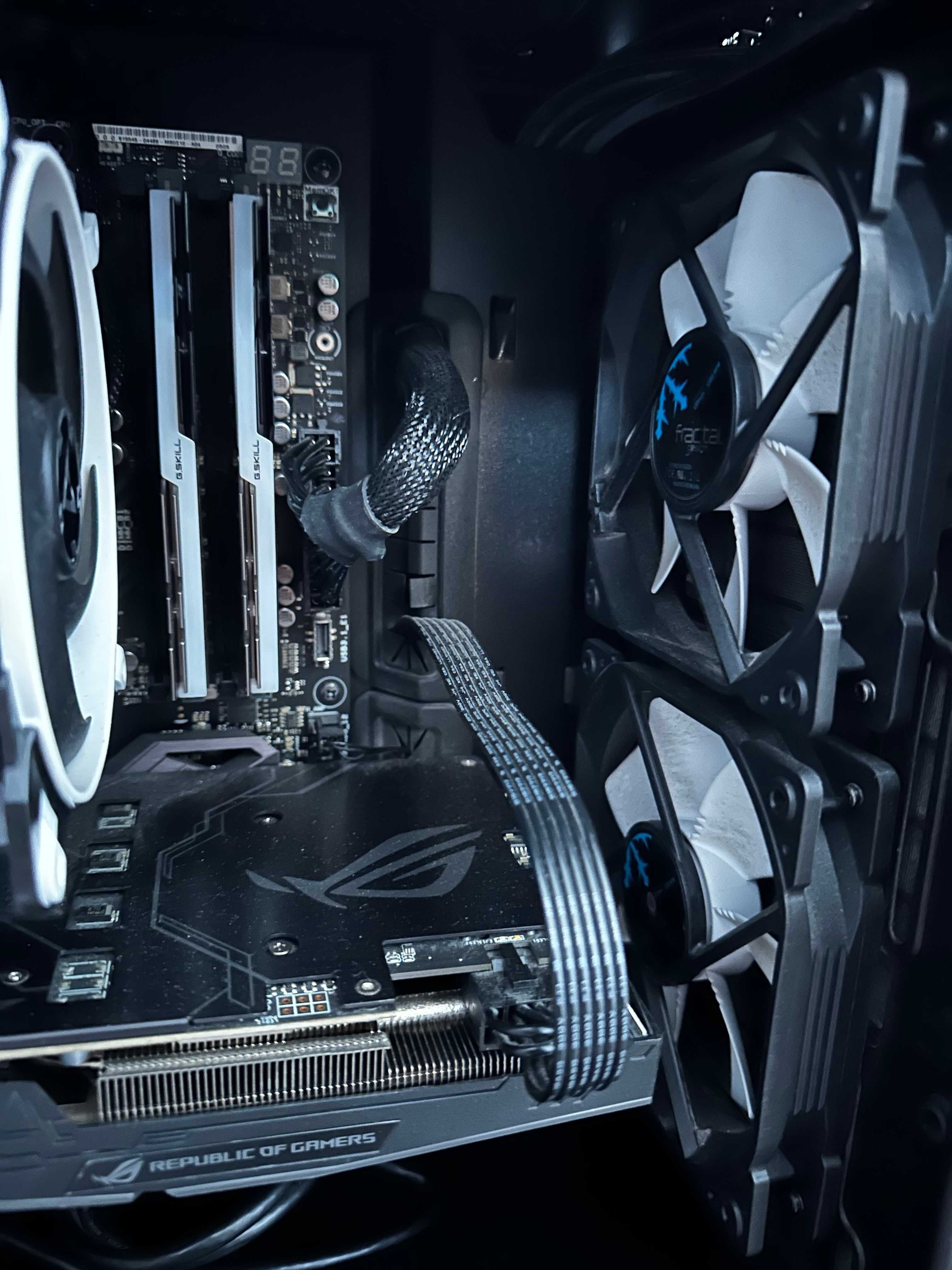 Геймърски настолен компютър (Gaming Desktop PC)