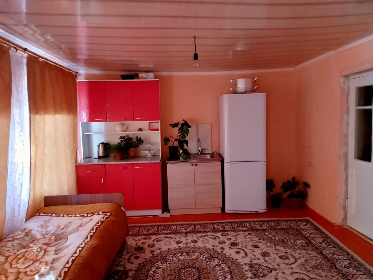Продается дом с большим участком