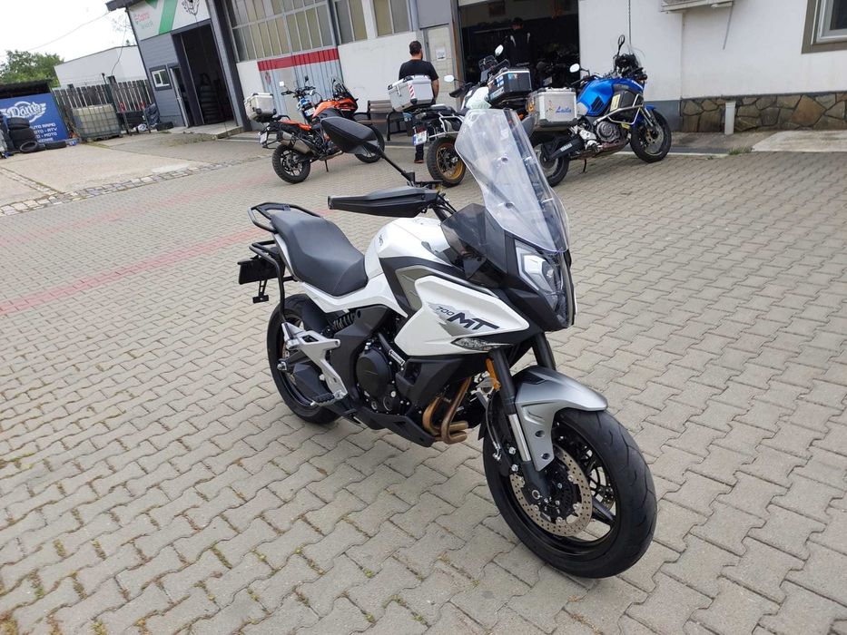 Motocicleta CFMOTO 700MT ABS '24