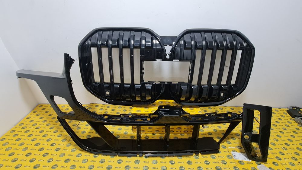 Grila masca radiator bandou bara fata BMW 7 g70 i7 2023+