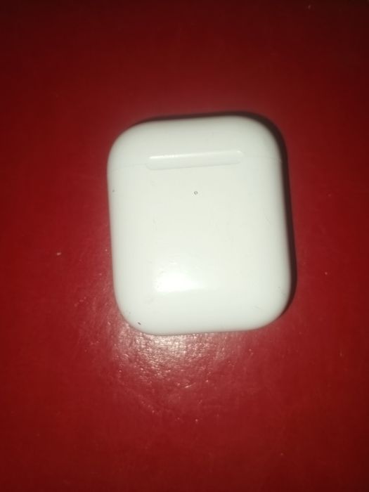 Продам наушники AirPods СРОЧНО