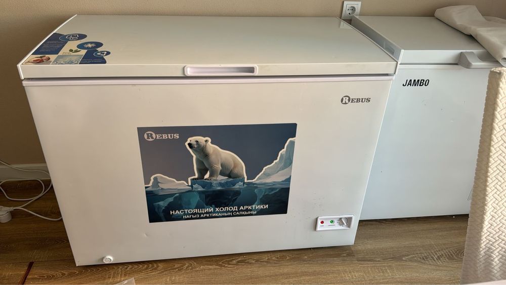 Продаю морозильник. 312 л. Использовался всего 1 год.