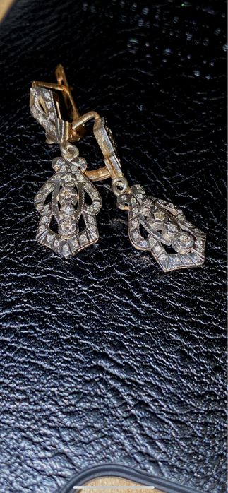 Продам бриллиантовые серьги